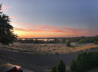 6115 W Arrowhead Ave, Kennewick, WA 99336