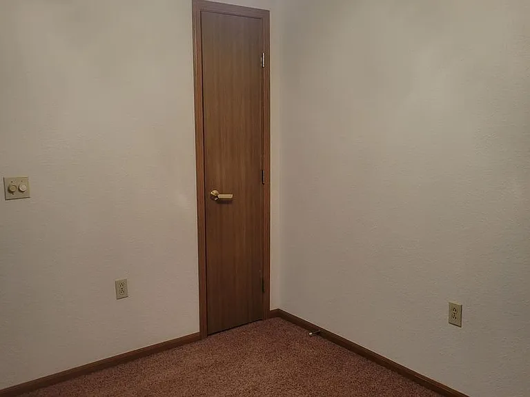 1100 Adams St — Photo 6