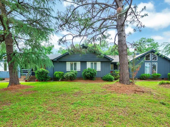 1732 Farmington Rd, Rocky Mount, NC 27801