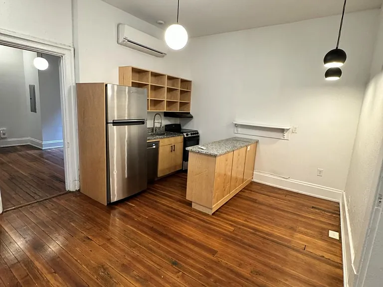 1733 Elm St #2C — Photo 7