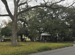 202 E Kay St, Dayton, TX 77535