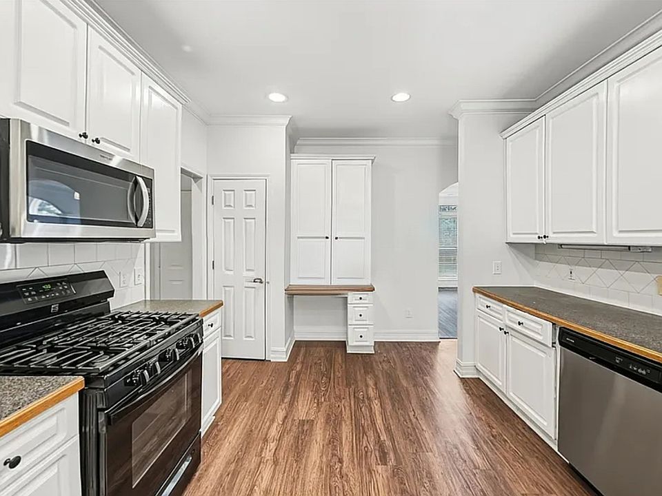 1st image of 1290 Crown Ter