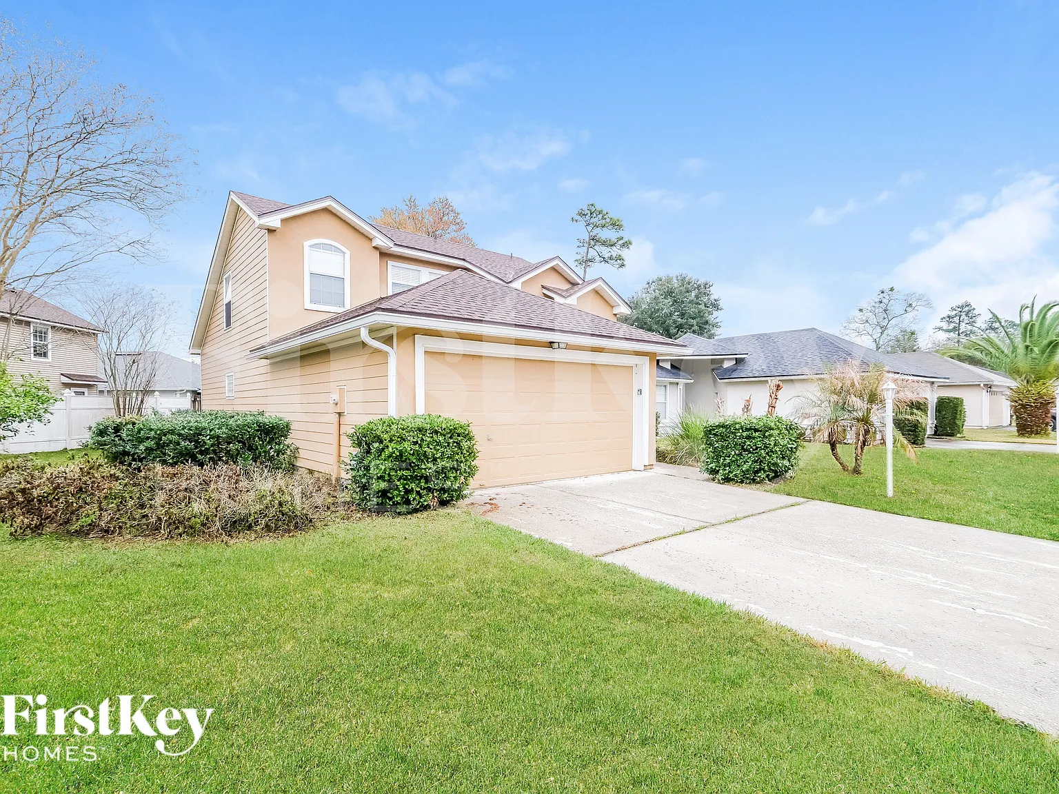 3 bed, 2.5 bath, 1569 sqft, $2,115 — Photo 2
