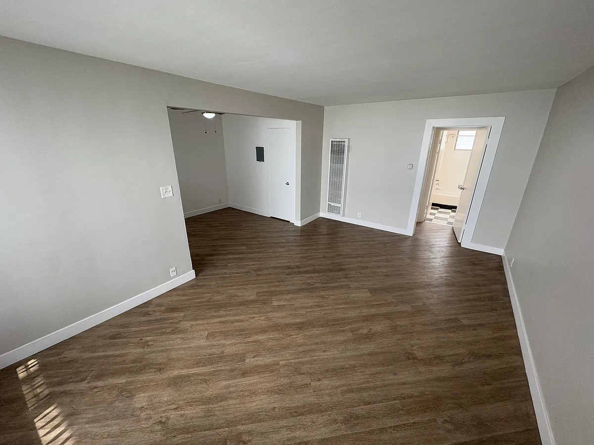 Building Photo - 1733 Garfield Pl #5