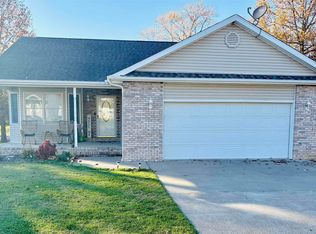 400 Abby Dr, Carterville, IL 62918