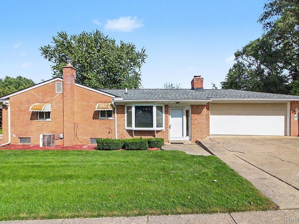 1st image of 1085 Queen Ct