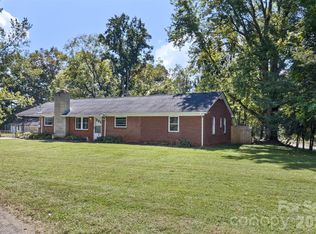 30 Valley Hill Dr, Canton, NC 28716