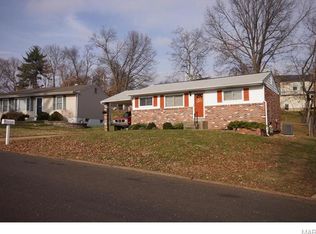10411 Roscommon Dr, Saint Louis, MO