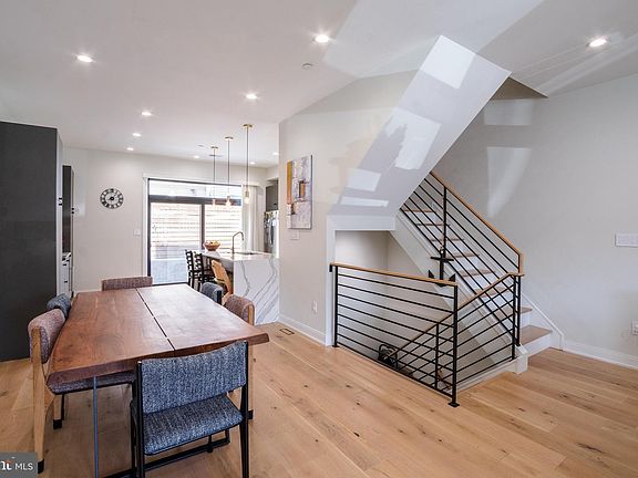 5th image of 2042 Trenton Ave