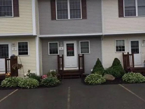 34 River Village Dr, Milford, ME 04461