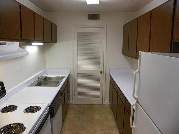 3rd image of 1718 Northside Dr