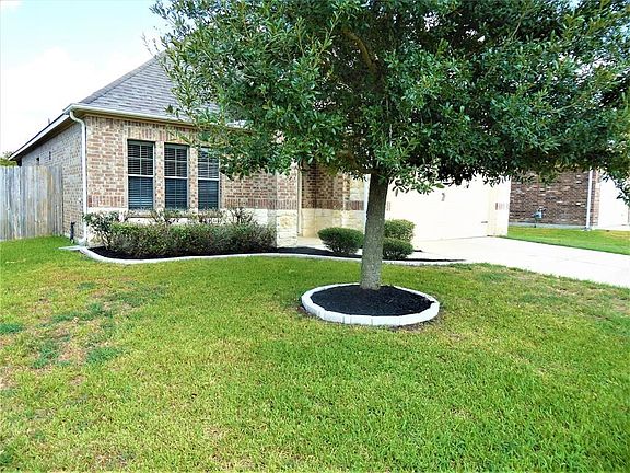 2nd image of 711 Harbor Lakes Ln