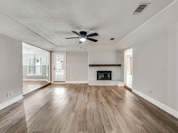 4th image of 7404 Forrest Ln