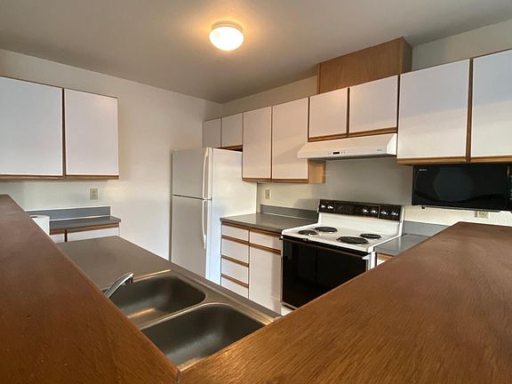 2nd image of 2022 Yale Ave E