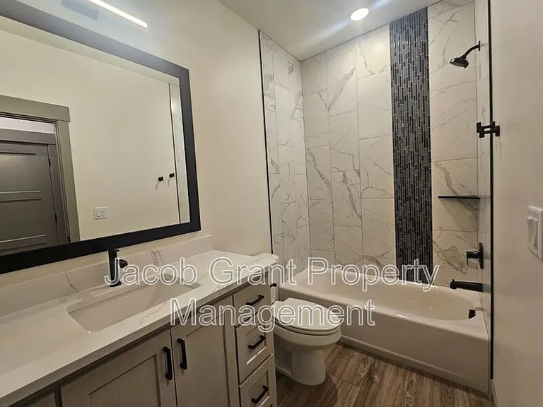 5157 N Beach Dr — Photo 7