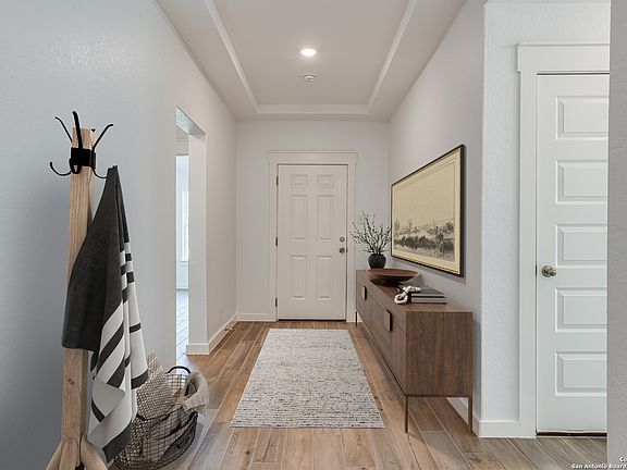 3rd image of 321 Hinsdale Run