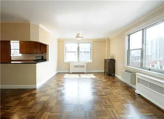 Sold by Warburg | media 10