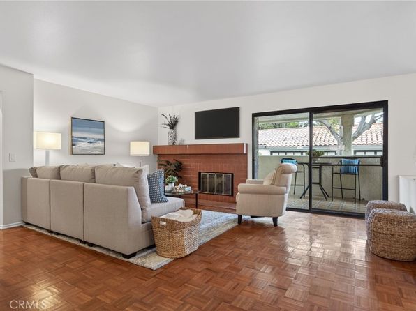 2 beds, 2 baths, 1,368 sqft house for sale in Oxnard, CA photo 7