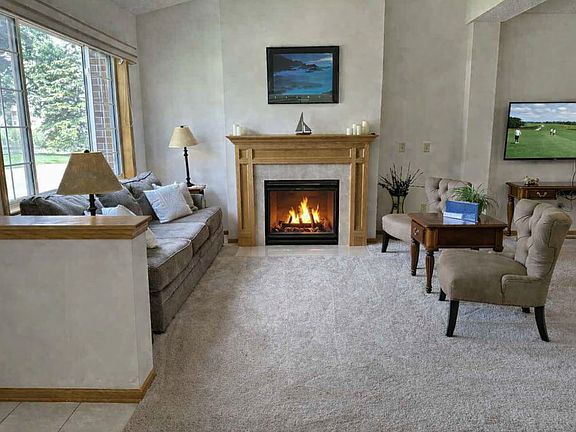 2nd image of 10915 Nassau Ct NE