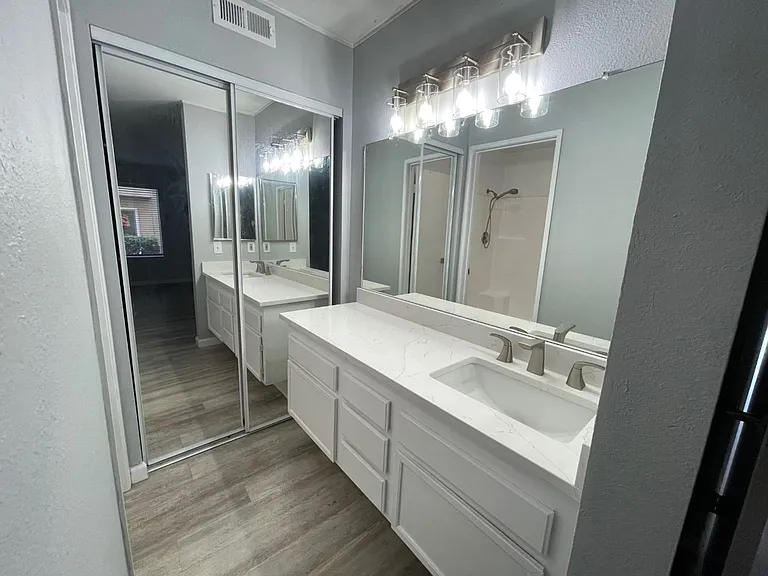 1137 Arbor Ln — Photo 11