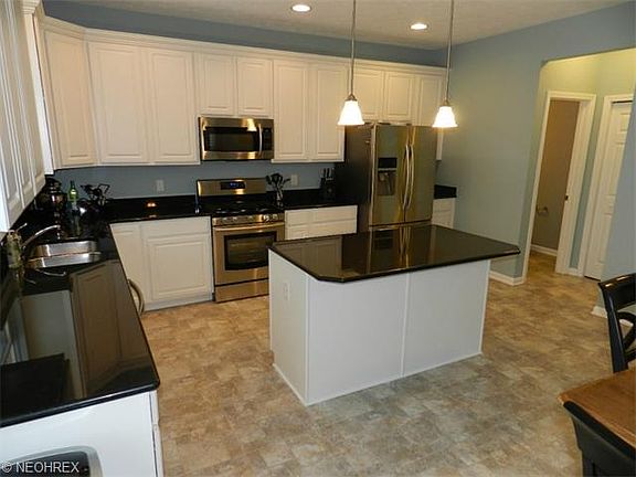 3rd image of 6991 Meadow Lakes Blvd