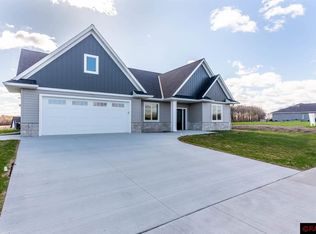 2011 Saba Blvd, Mankato, MN 56001
