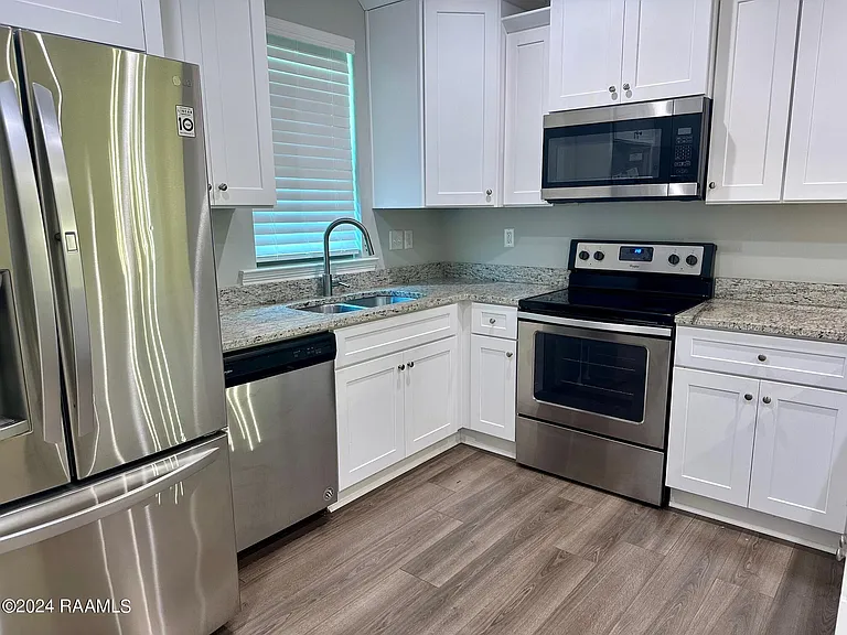 210 Twin Meadow Ln — Photo 5