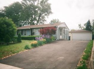 229 Ensenada Dr, Carpentersville, IL 60110