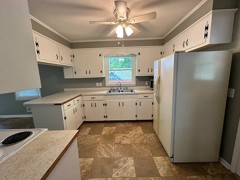 2407 Valleybrook Rd — Photo 6