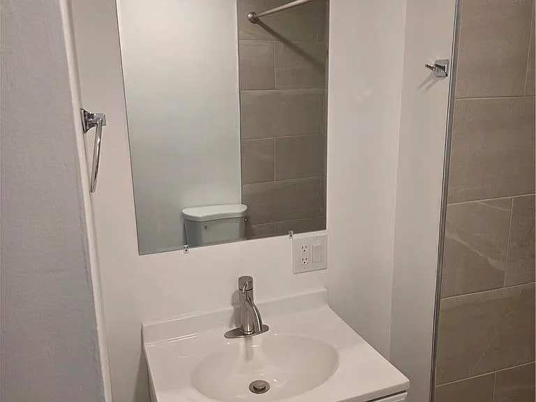 2050 Main St #8 — Photo 8
