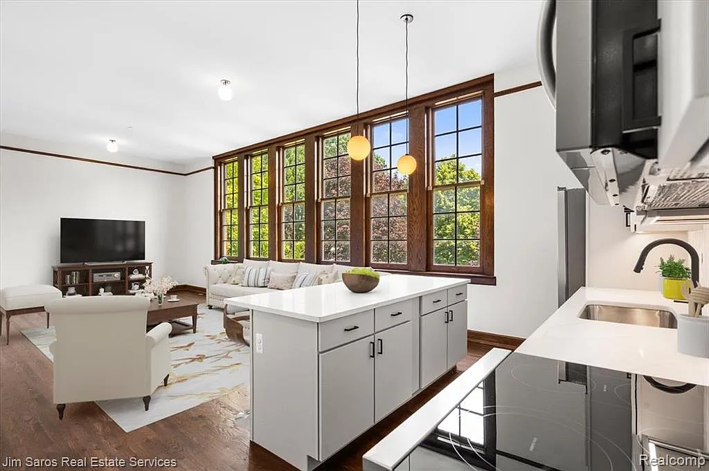 2 bed, 1200 sqft, $3,450 — Photo 4