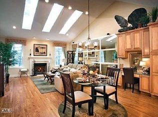 4 Watkins Dr #2, Newtown, CT 06482