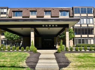 25805 Fairmount Blvd APT 207, Beachwood, OH