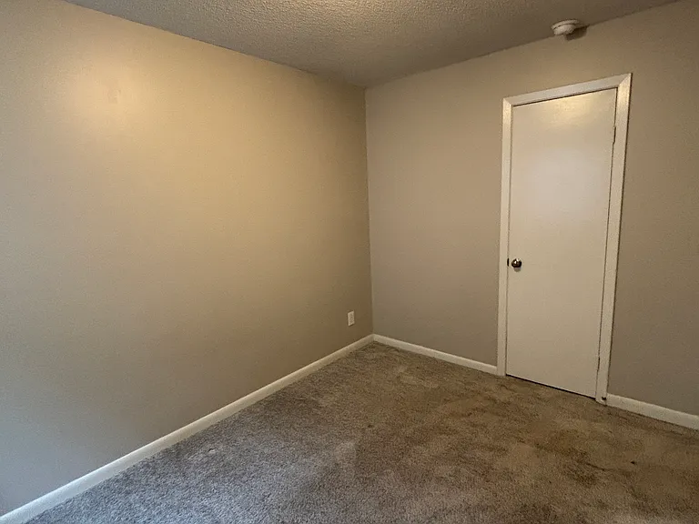 1301 Liberty Dr — Photo 13