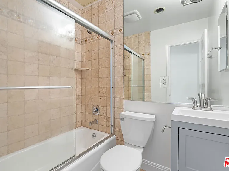 2435 3rd St #3 — Photo 22