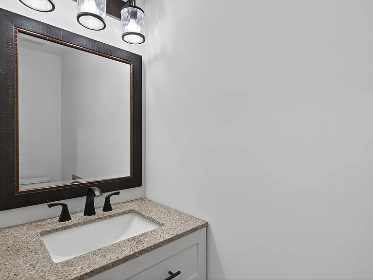 3881 Shenandoah Dr — Photo 10