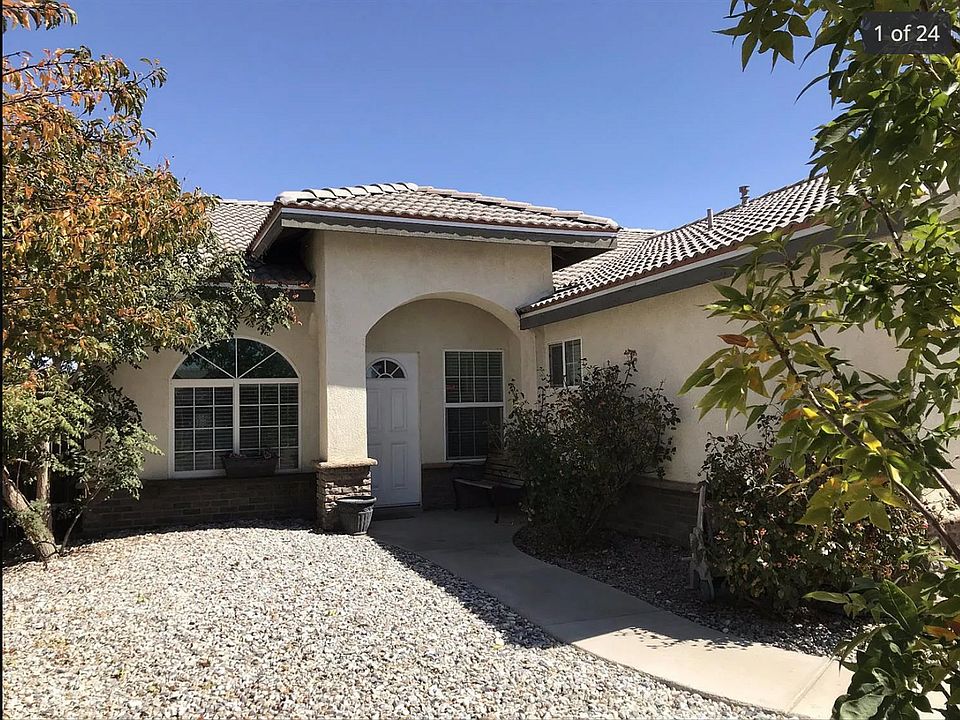 2nd image of 15988 Brook Ct