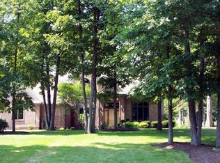 2754 Amanda Lakes Dr, Lima, OH