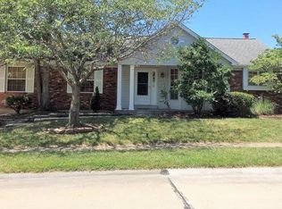 915 Weatherstone Dr, Saint Charles, MO