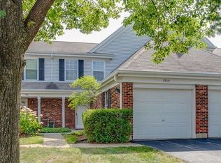 1909 Quaker Hollow Ln, Streamwood, IL 60107
