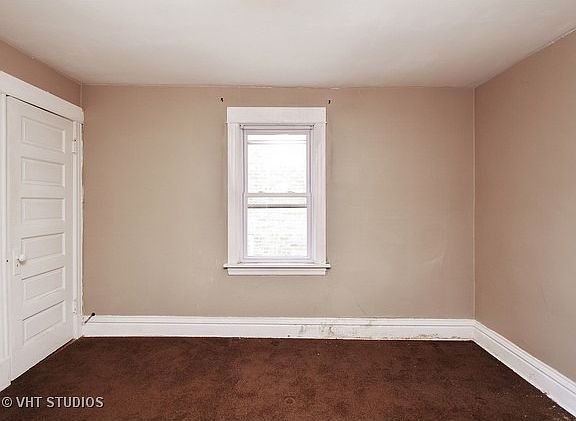 5th image of 2236 W Ainslie St