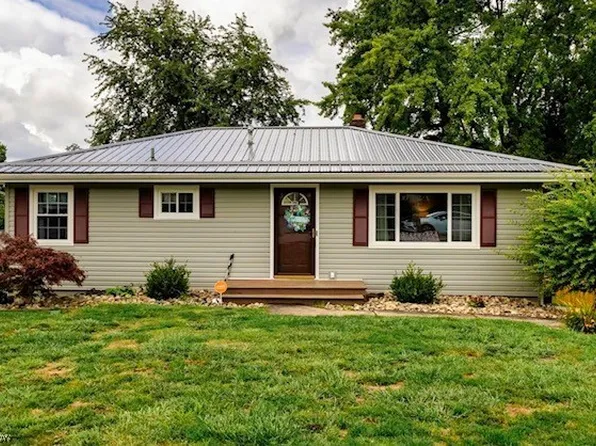 149 Pembroke Rd, Steubenville, OH 43953