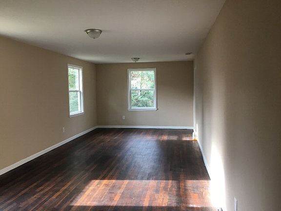 2nd image of 212 Pinebloom Dr