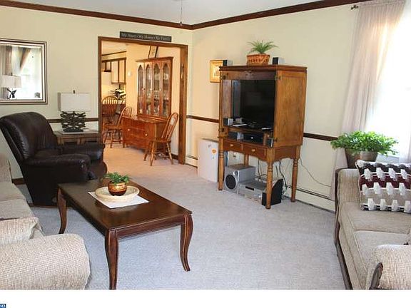 5th image of 22 Martindale Dr