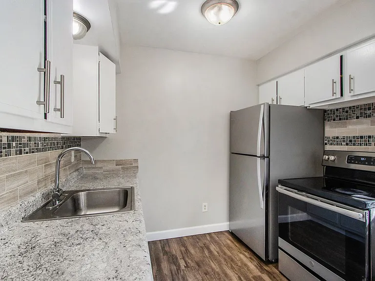 444 Garland St #2 — Photo 3