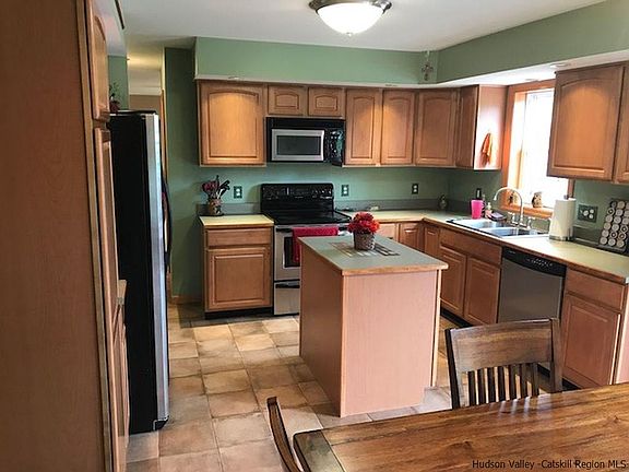 4th image of 114 Canterbury Dr