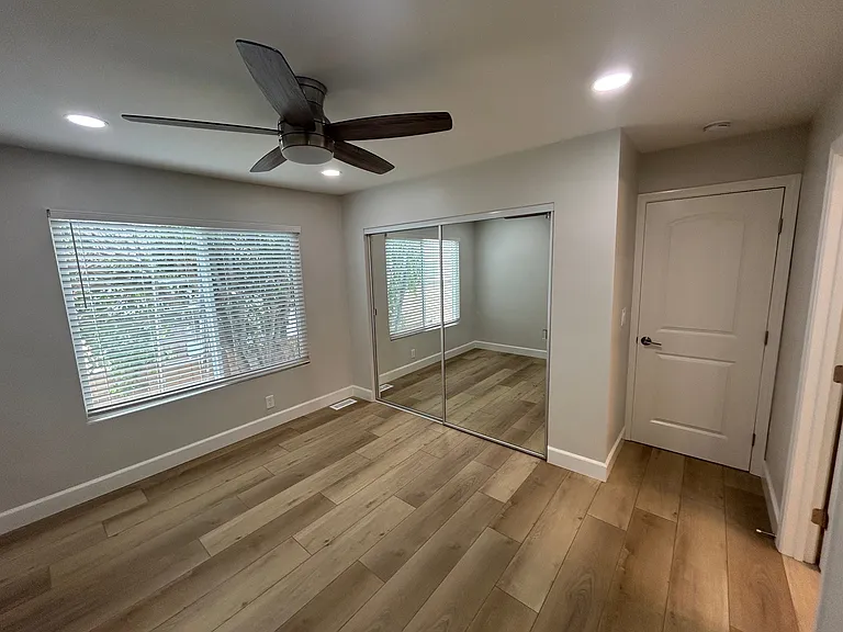 1723 W Balboa Blvd #A — Photo 9