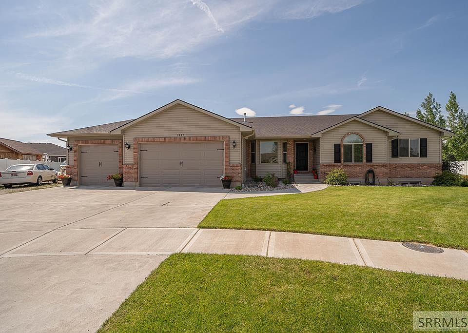 1st image of 2829 N Sandy Cir