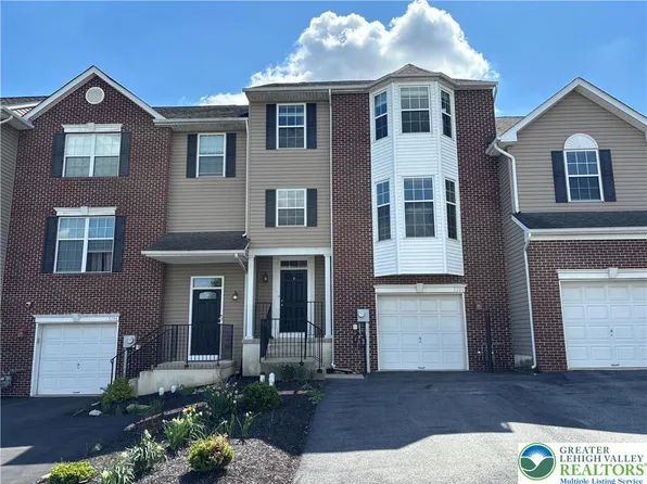 5200 Spring Ridge Dr, Macungie, PA 18062