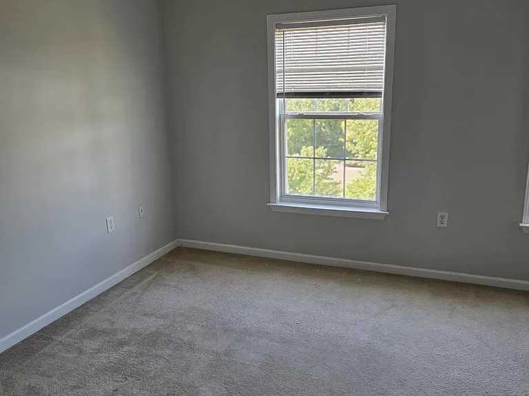 403 Hupps Hill Ct — Photo 10
